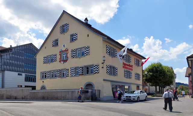 Appenzell 2023 039 PostplatzAppenzellerkase 20230615 144229 