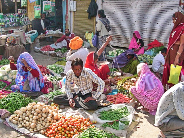 Jahresschluss 2019 015 Markt in Bundi